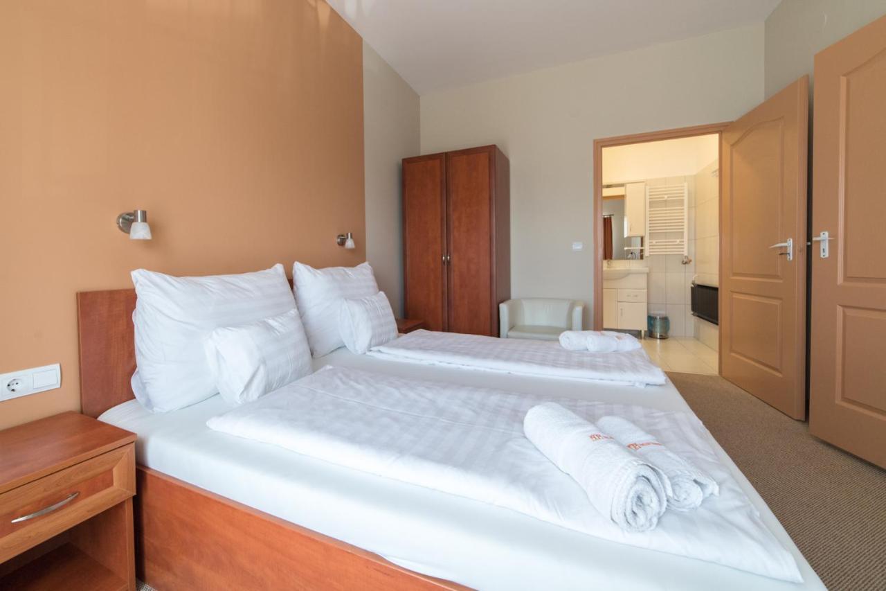 Pelso Panzio Bed and Breakfast Balatonmáriafürdő Eksteriør billede